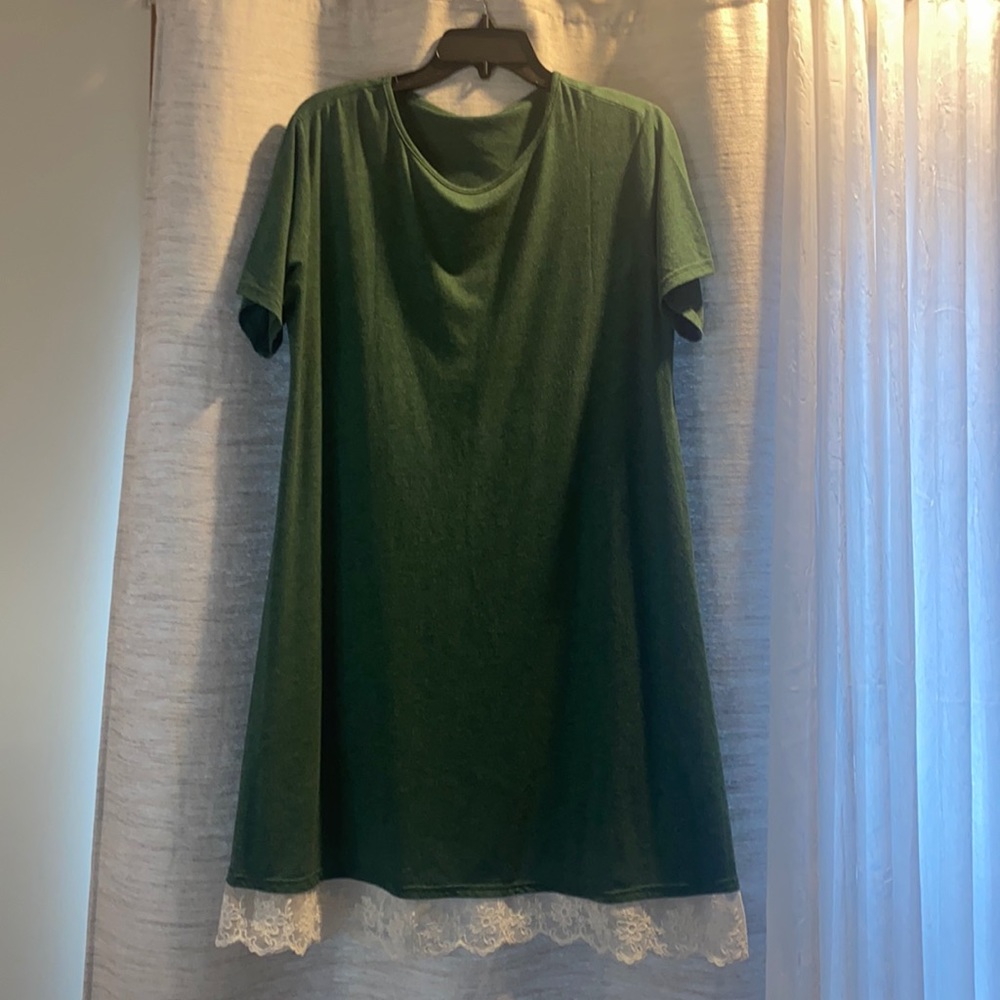 green dress with lace detail